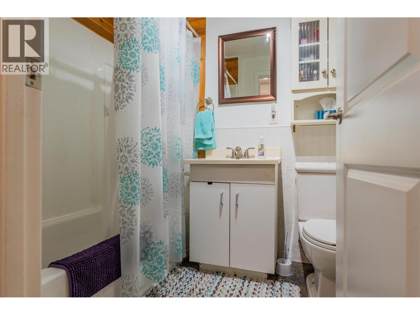 35 Lahue Road, Fruitvale, British Columbia  V0G 1L0 - Photo 11 - 10369347