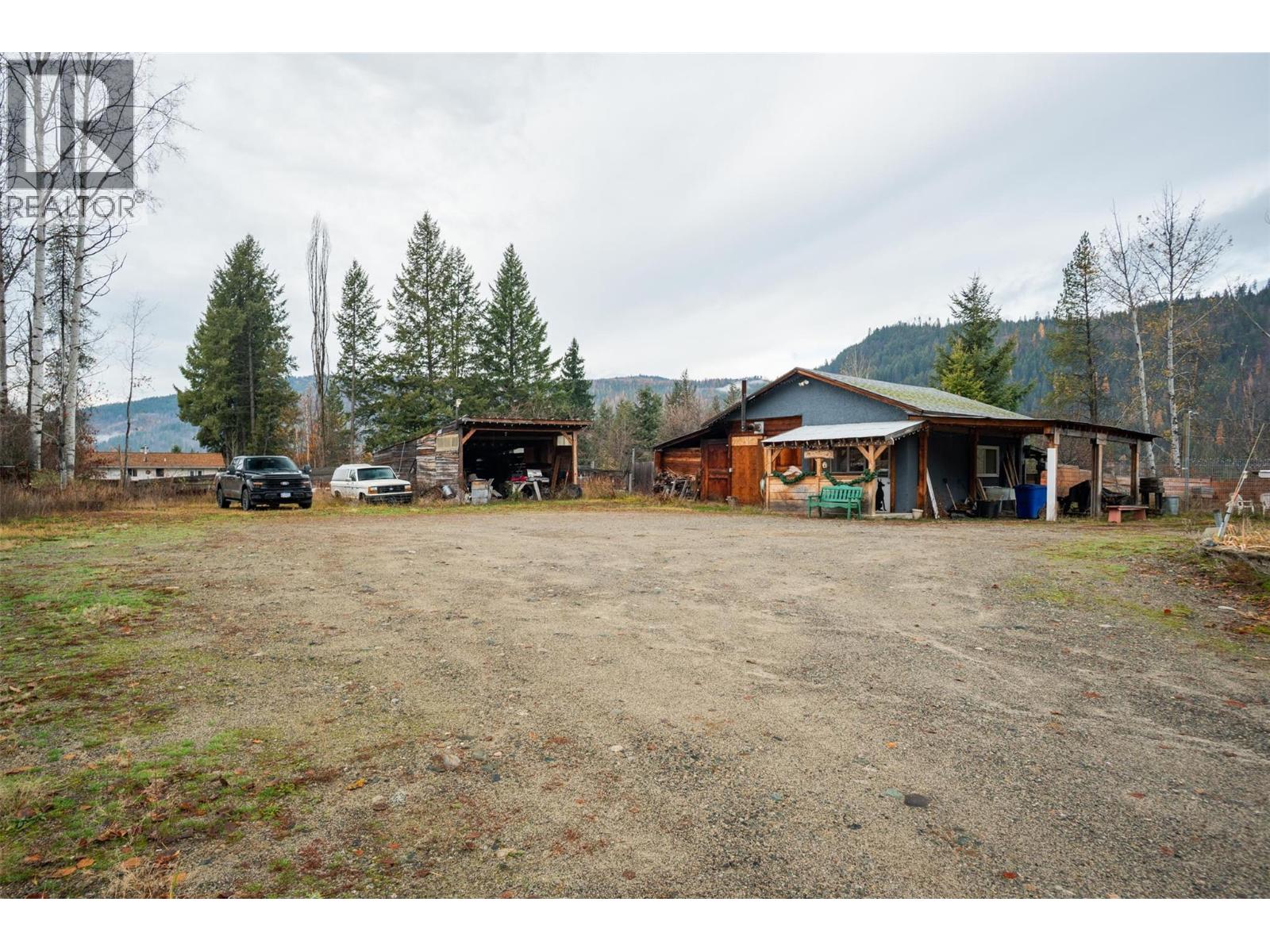 35 Lahue Road, Fruitvale, British Columbia  V0G 1L0 - Photo 25 - 10369347