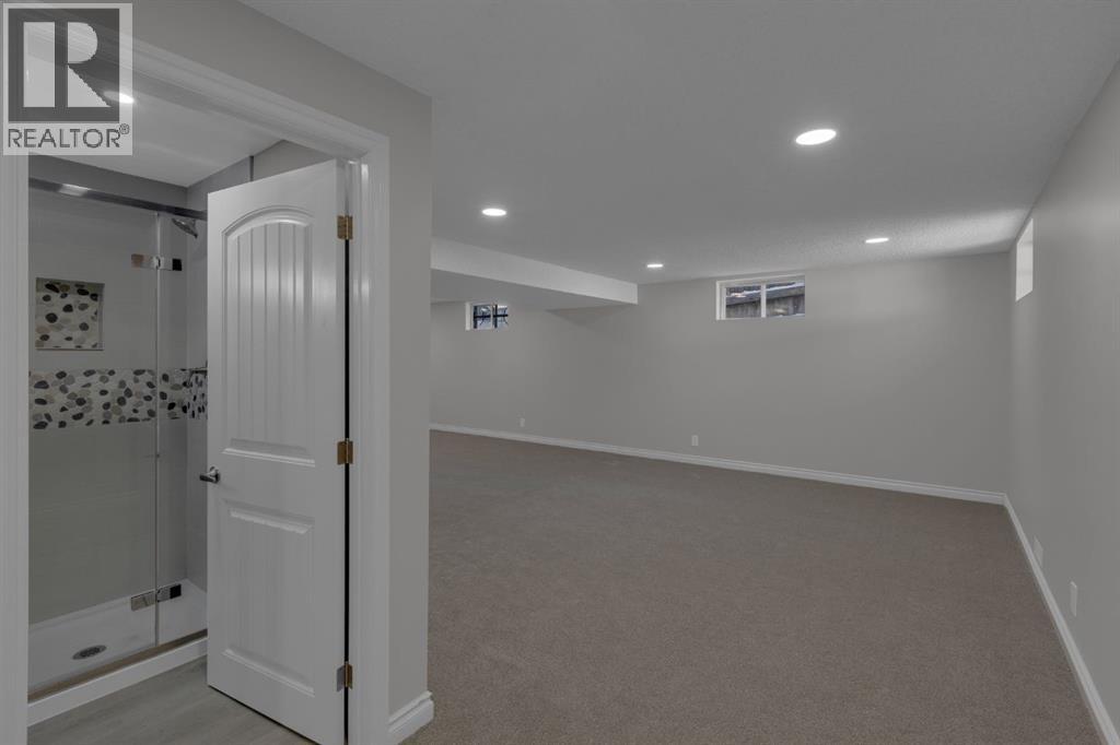 27 Berwick Place Nw, Calgary, Alberta  T3K 1C6 - Photo 19 - A2289362