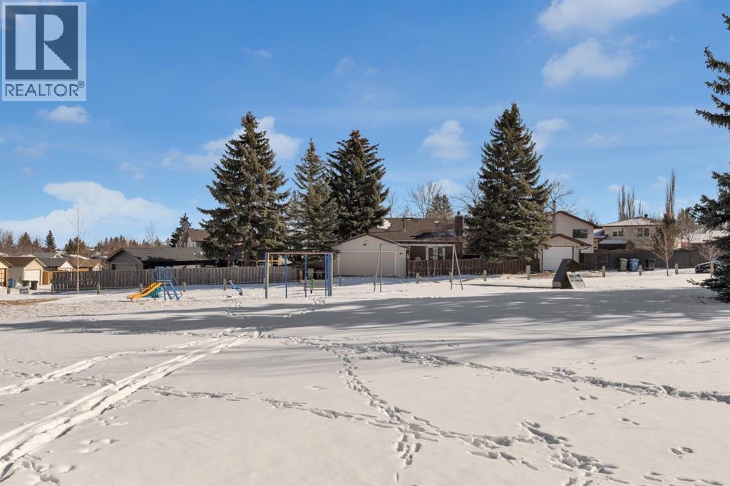 27 Berwick Place Nw, Calgary, Alberta  T3K 1C6 - Photo 28 - A2289362