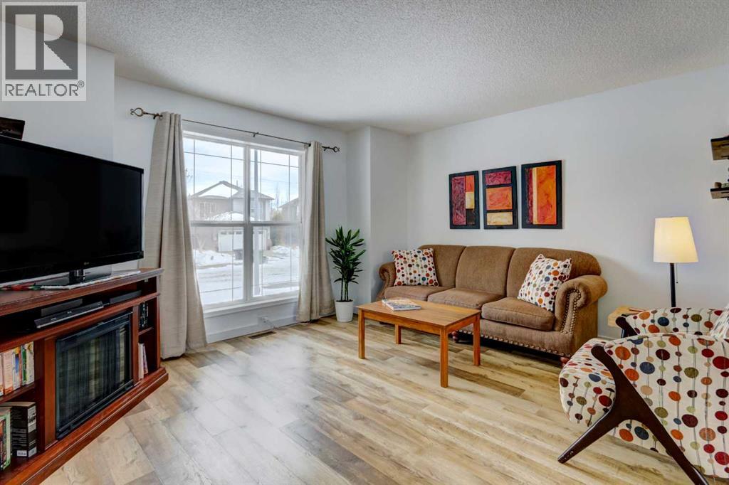 104 Somerside Common Sw, Calgary, Alberta T2Y 3M8 - Photo 5 - A2289459