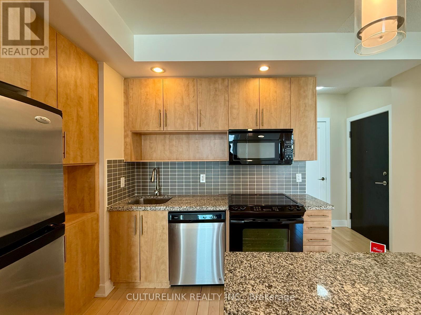 802 - 120 Homewood Avenue, Toronto, Ontario  M4Y 2J3 - Photo 4 - C12836792