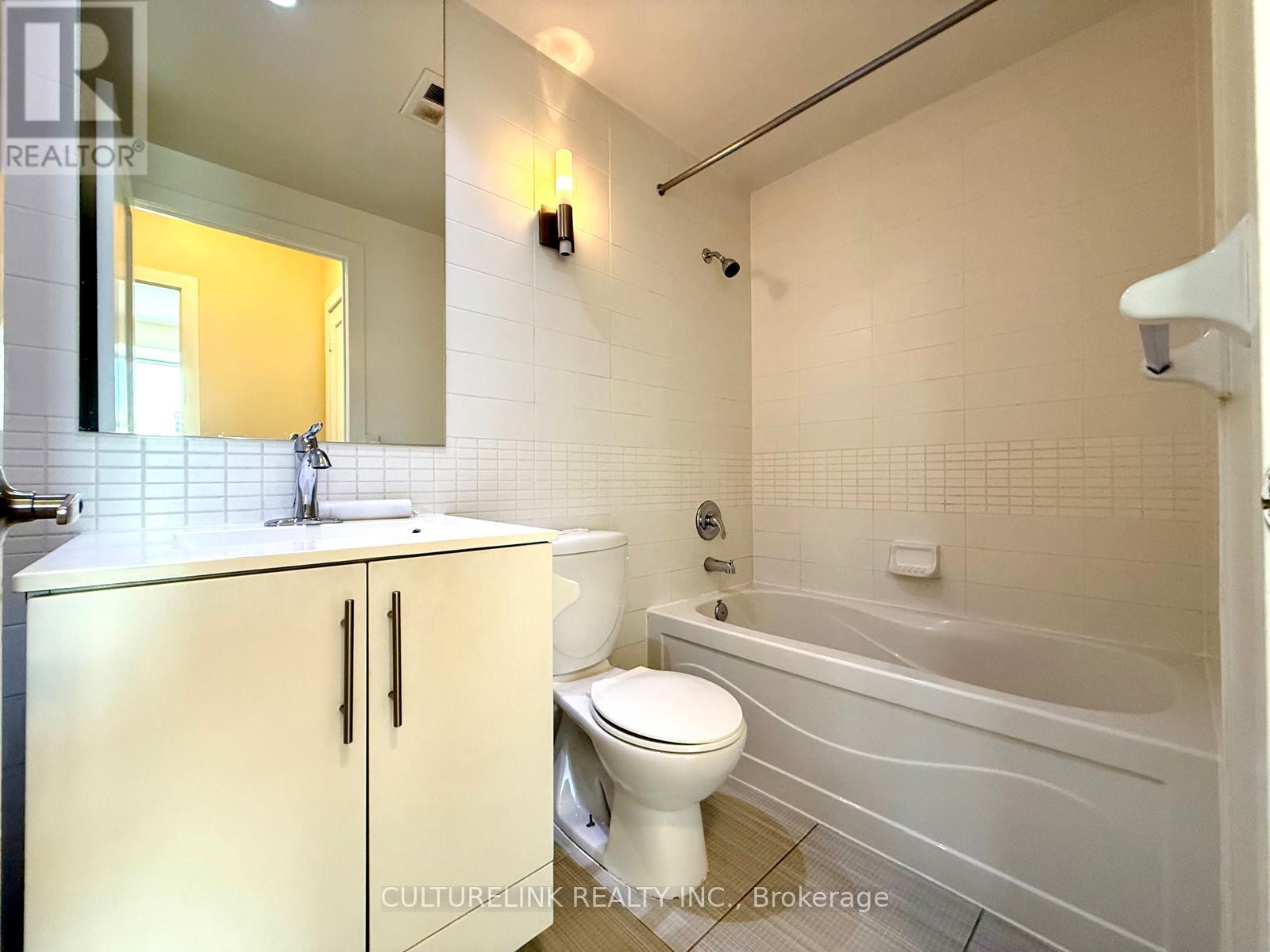 802 - 120 Homewood Avenue, Toronto, Ontario  M4Y 2J3 - Photo 8 - C12836792