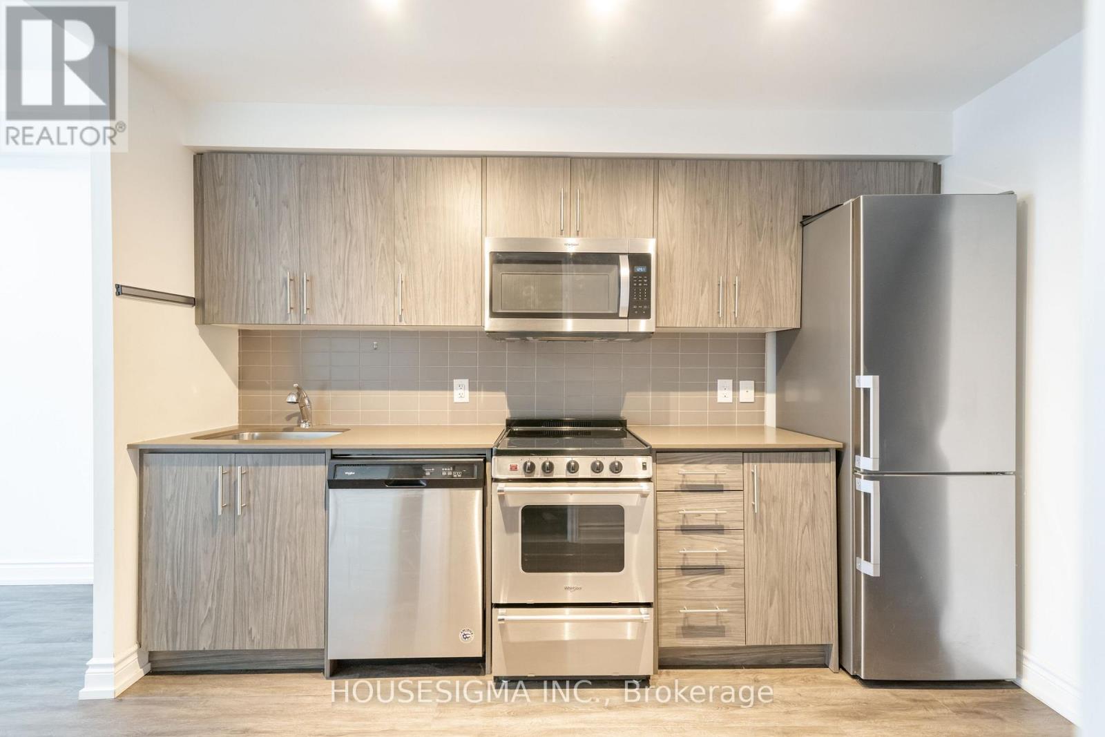 212 - 1700 AVENUE ROAD, Toronto, Ontario