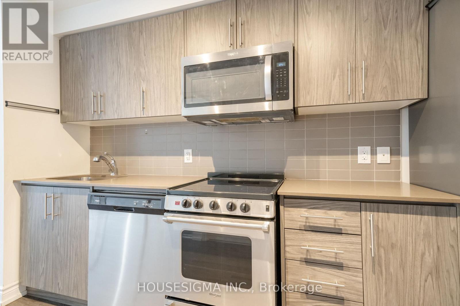 212 - 1700 Avenue Road, Toronto, Ontario  M5M 0B3 - Photo 2 - C12836814