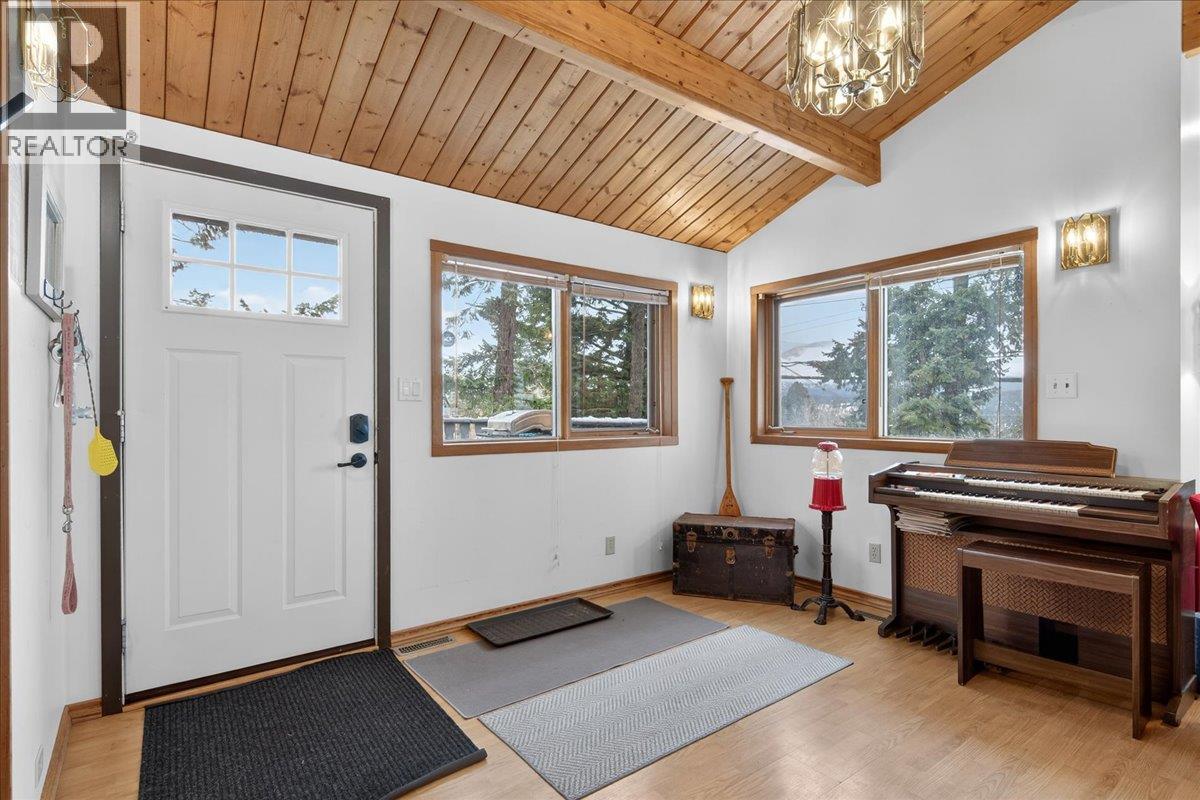 5024 Hot Springs Road, Fairmont Hot Springs, British Columbia  V0B 1L1 - Photo 3 - 10377068