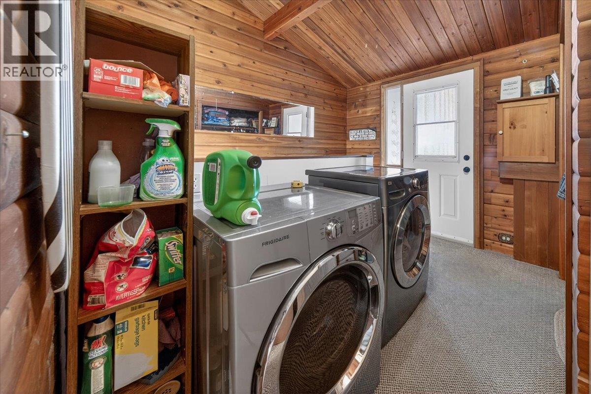 5024 Hot Springs Road, Fairmont Hot Springs, British Columbia  V0B 1L1 - Photo 16 - 10377068