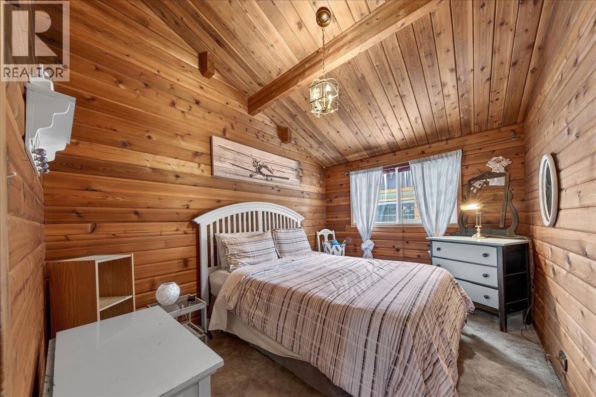 5024 Hot Springs Road, Fairmont Hot Springs, British Columbia  V0B 1L1 - Photo 13 - 10377068