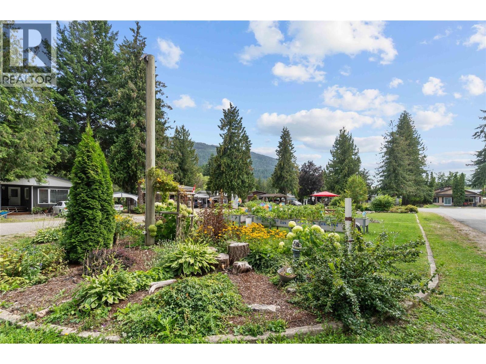 5161 63 Avenue Ne Unit# 2, Salmon Arm, British Columbia  V0E 1K0 - Photo 36 - 10377262