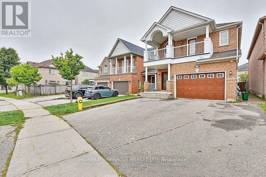 215 Bachman Drive, Vaughan, Ontario  L6A 3V9 - Photo 2 - N12836766