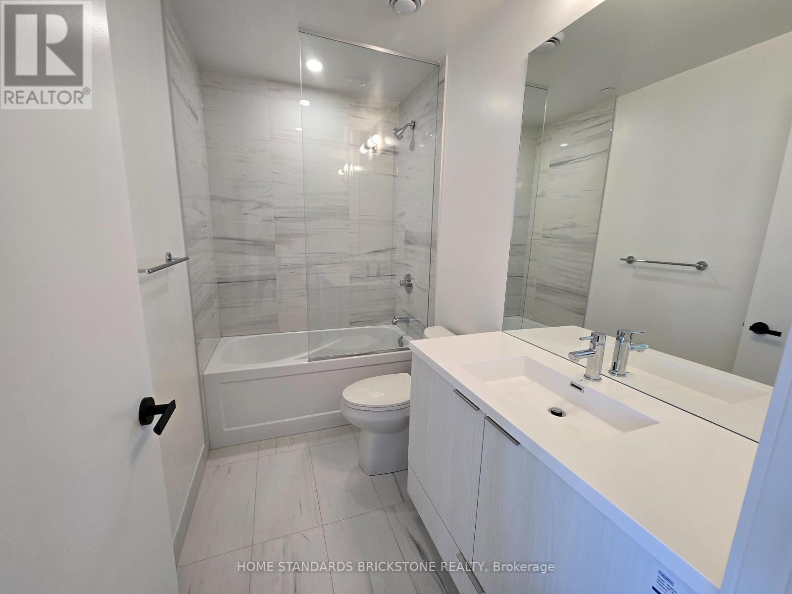 4711 - 8 Interchange Way, Vaughan, Ontario  L4K 5Z7 - Photo 11 - N12836772