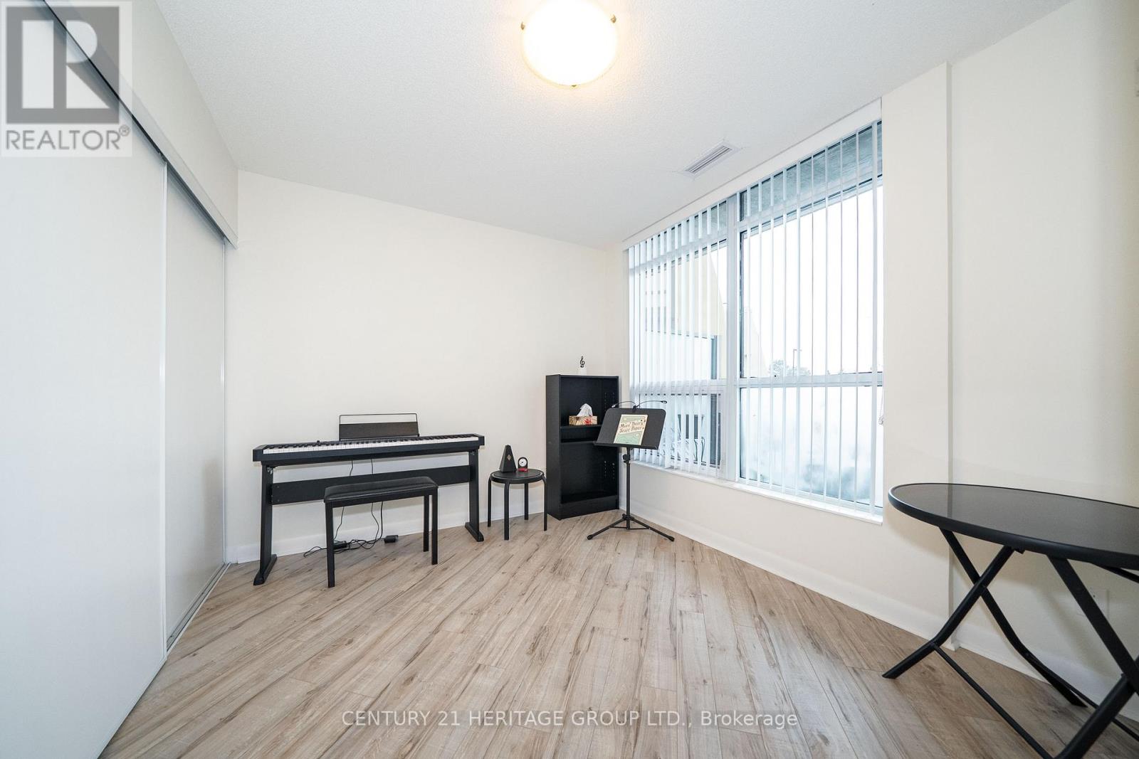 101 - 75 Norman Bethune Avenue, Richmond Hill, Ontario  L4B 0B6 - Photo 8 - N12836778