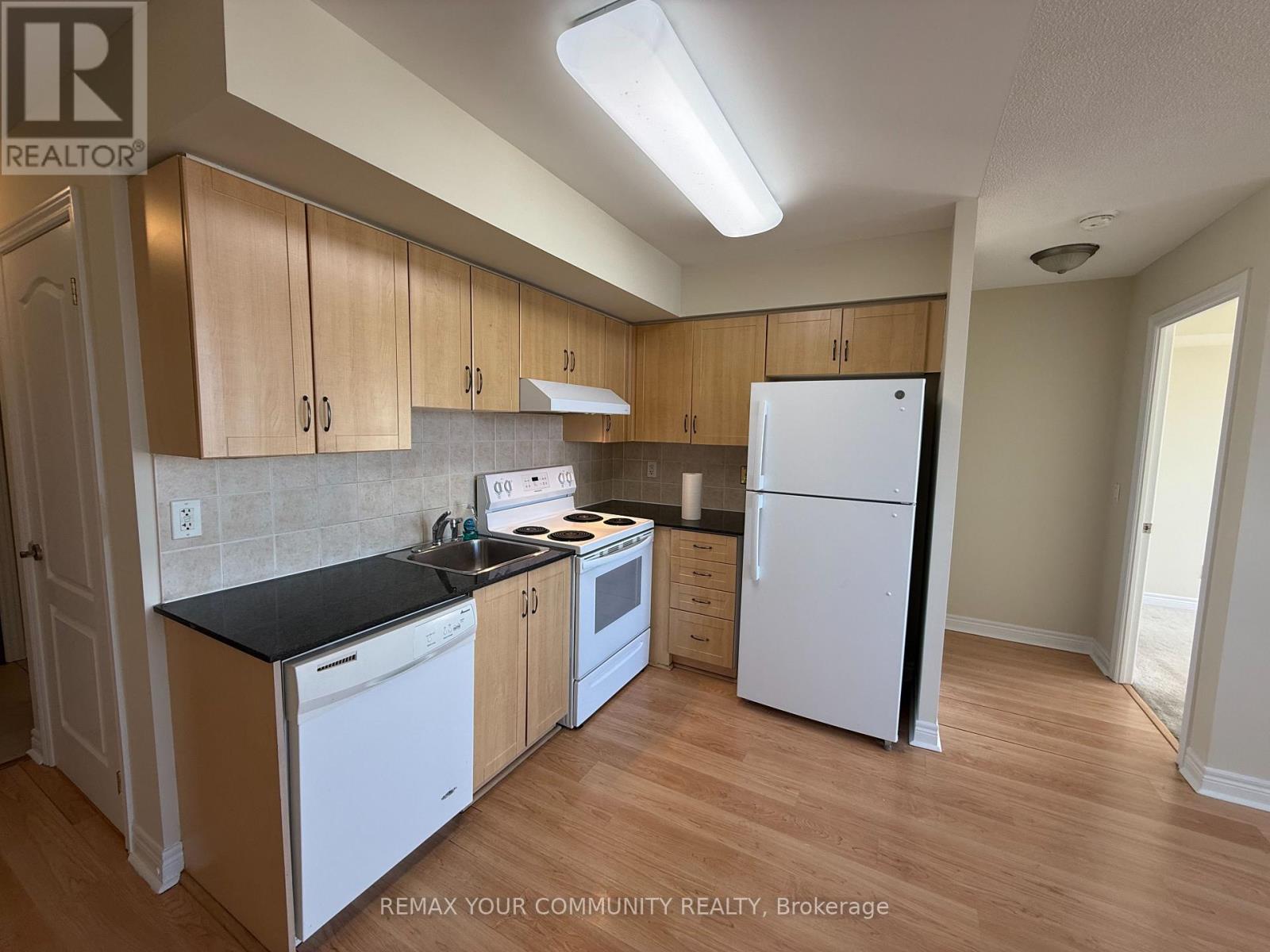 817 - 50 Disera Drive, Vaughan, Ontario  L4J 9E9 - Photo 8 - N12836828