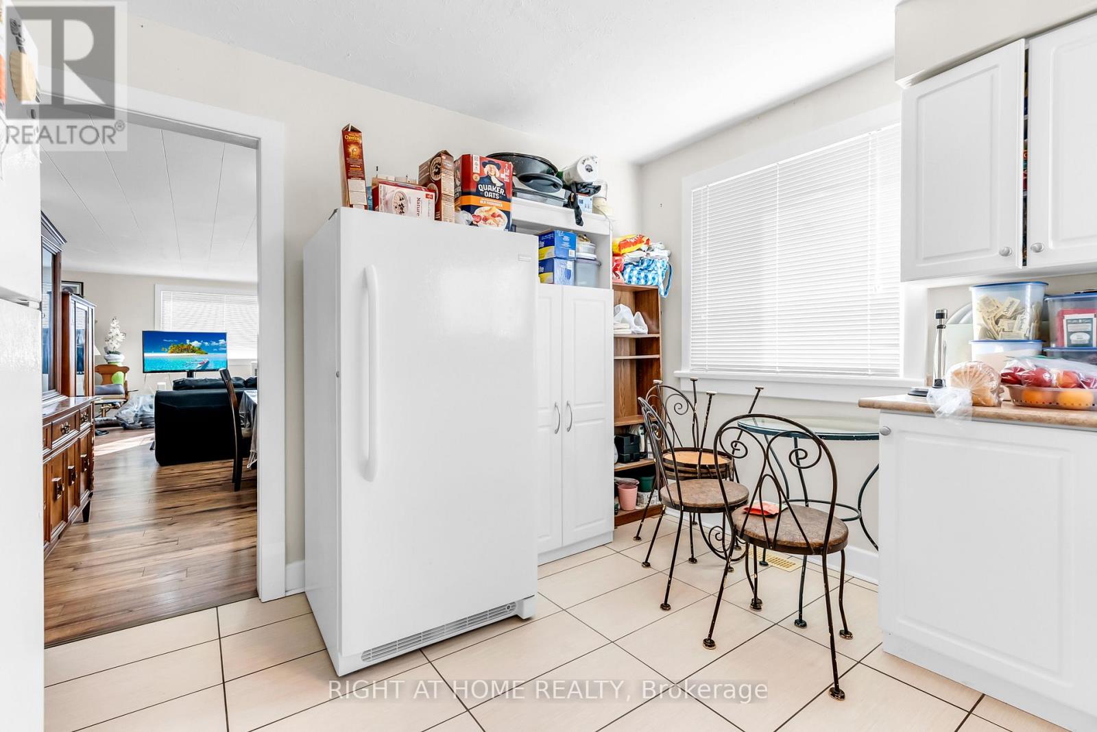 Apartment A - 32 Matchedash Street N, Orillia, Ontario  L3V 4T5 - Photo 8 - S12836782