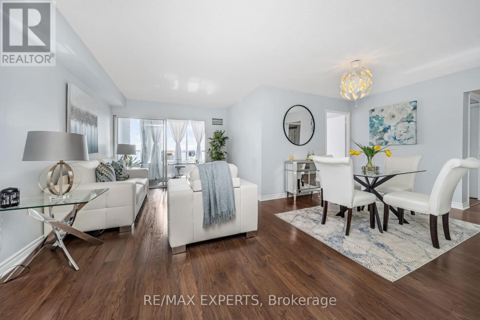 1410 - 135 Hillcrest Avenue, Mississauga, Ontario L5B 4B1 - Photo 12 - W12836790