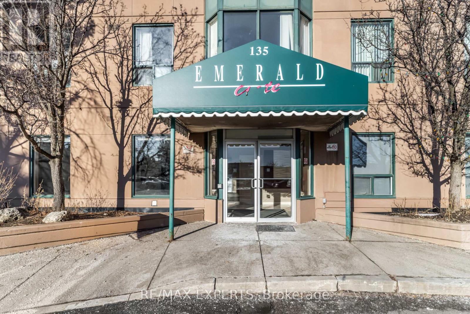 1410 - 135 Hillcrest Avenue, Mississauga, Ontario L5B 4B1 - Photo 2 - W12836790