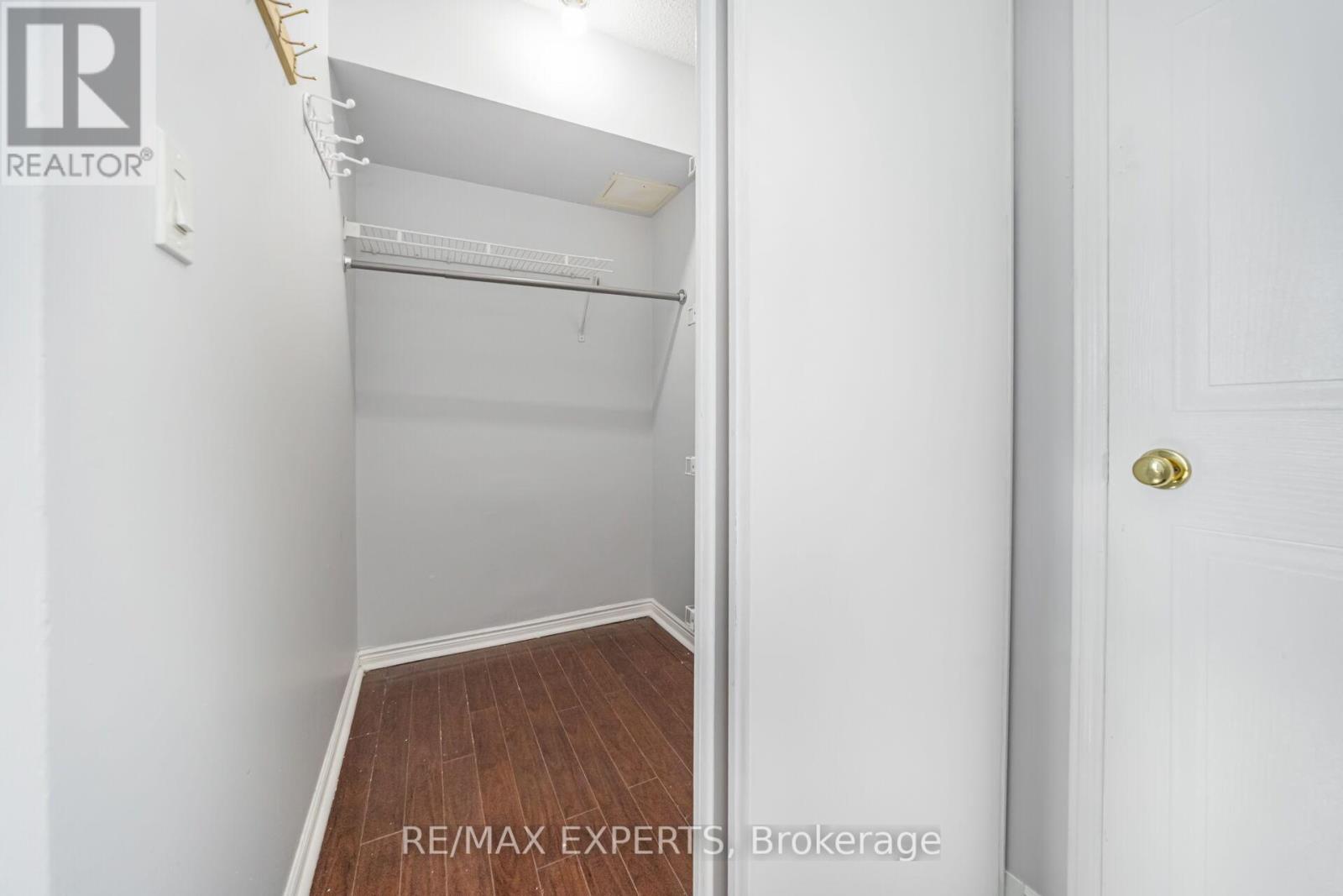 1410 - 135 Hillcrest Avenue, Mississauga, Ontario L5B 4B1 - Photo 40 - W12836790