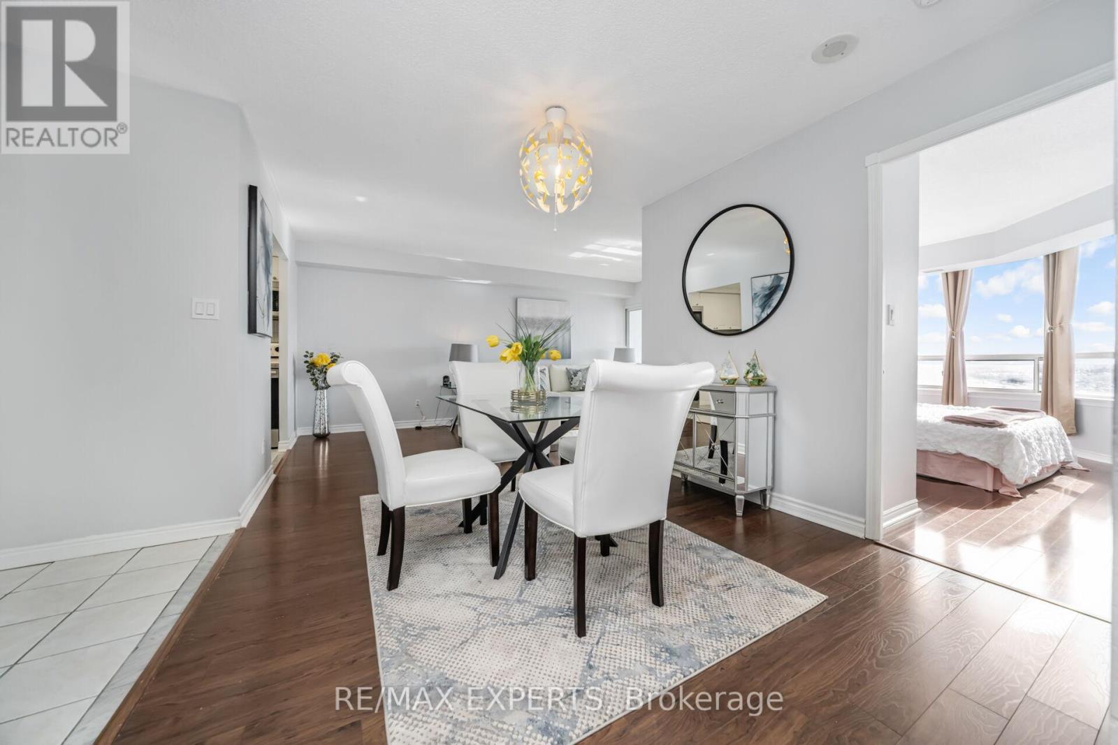 1410 - 135 Hillcrest Avenue, Mississauga, Ontario L5B 4B1 - Photo 7 - W12836790