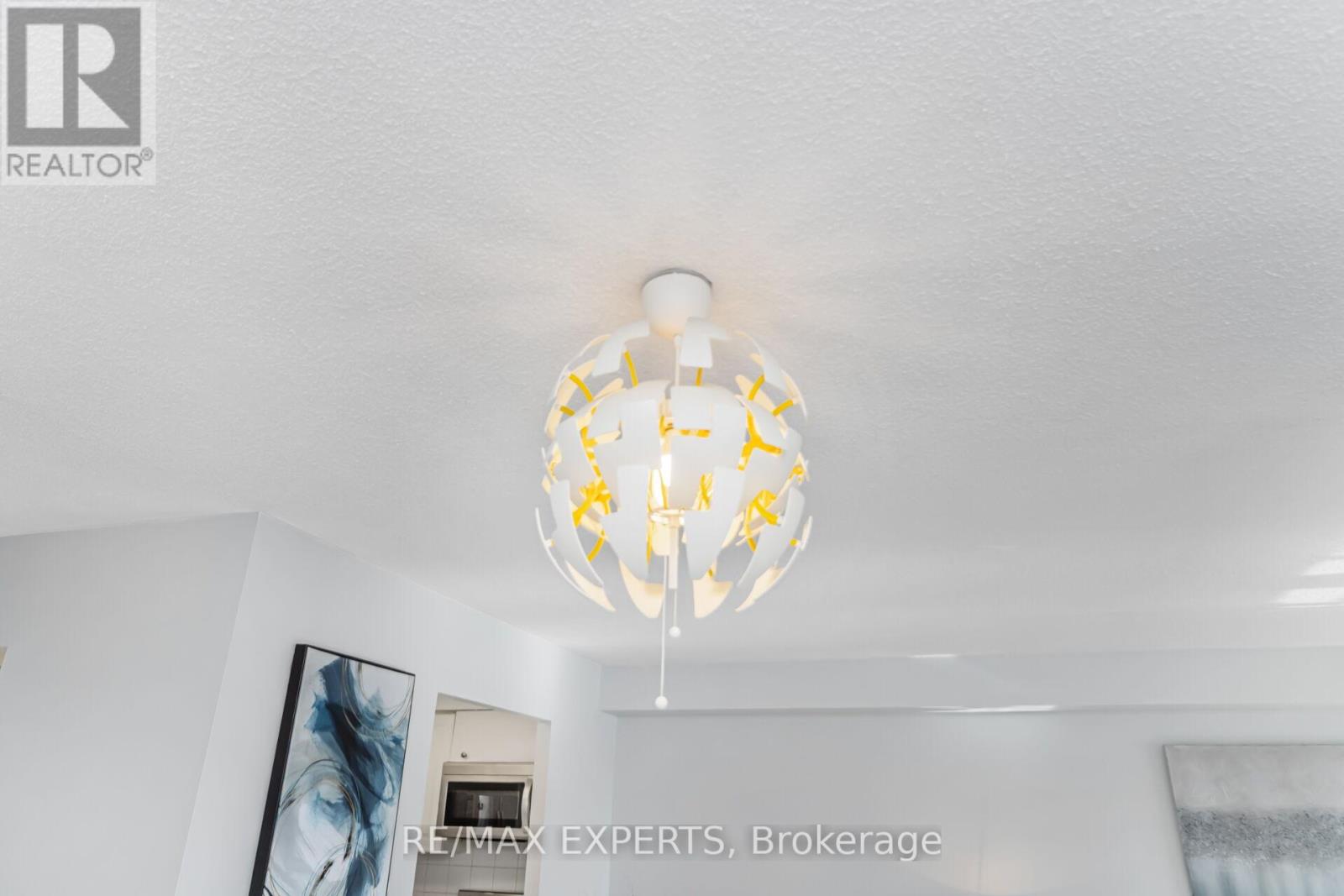 1410 - 135 Hillcrest Avenue, Mississauga, Ontario L5B 4B1 - Photo 9 - W12836790