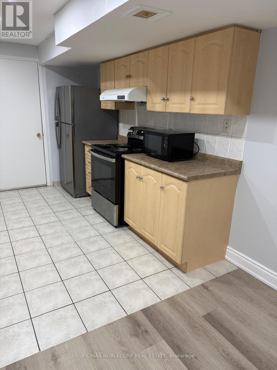 Bsmt - 5645 Longford Drive, Mississauga, Ontario  L5M 7B5 - Photo 3 - W12836796