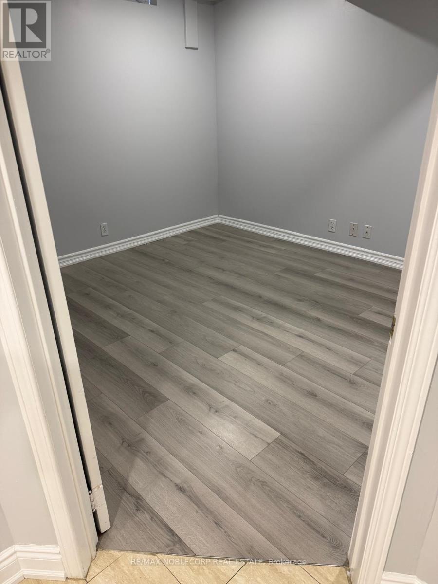 Bsmt - 5645 Longford Drive, Mississauga, Ontario  L5M 7B5 - Photo 6 - W12836796