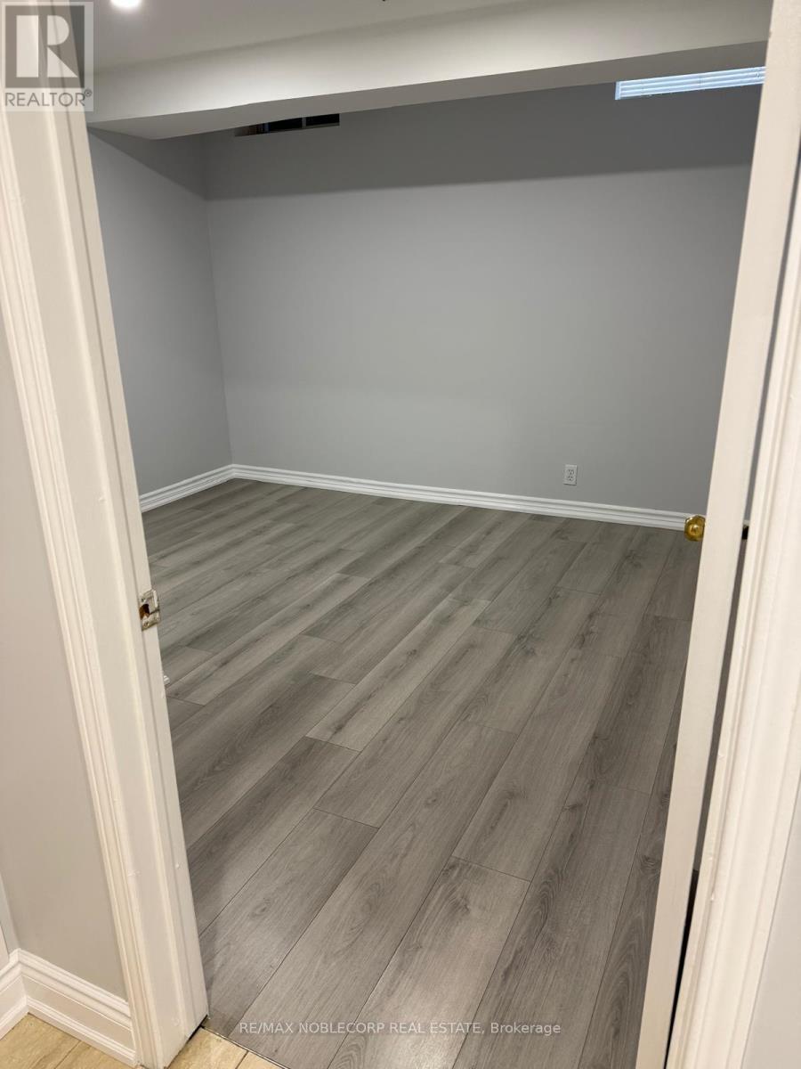 Bsmt - 5645 Longford Drive, Mississauga, Ontario  L5M 7B5 - Photo 9 - W12836796