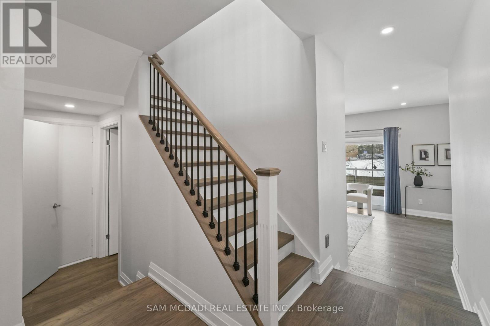 4235 Pheasant Run, Mississauga, Ontario  L5L 2B8 - Photo 18 - W12836800