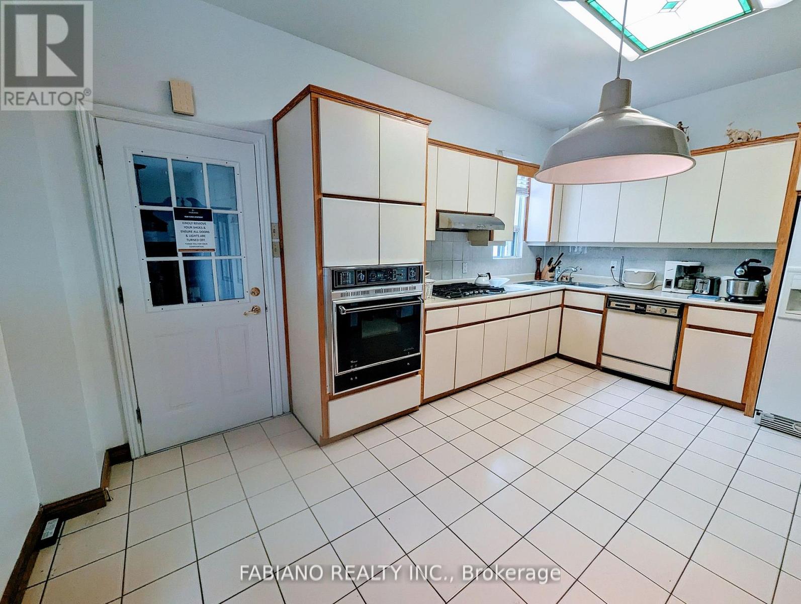 Main - 1038 Dovercourt Road, Toronto, Ontario  M6H 2X8 - Photo 5 - W12836802