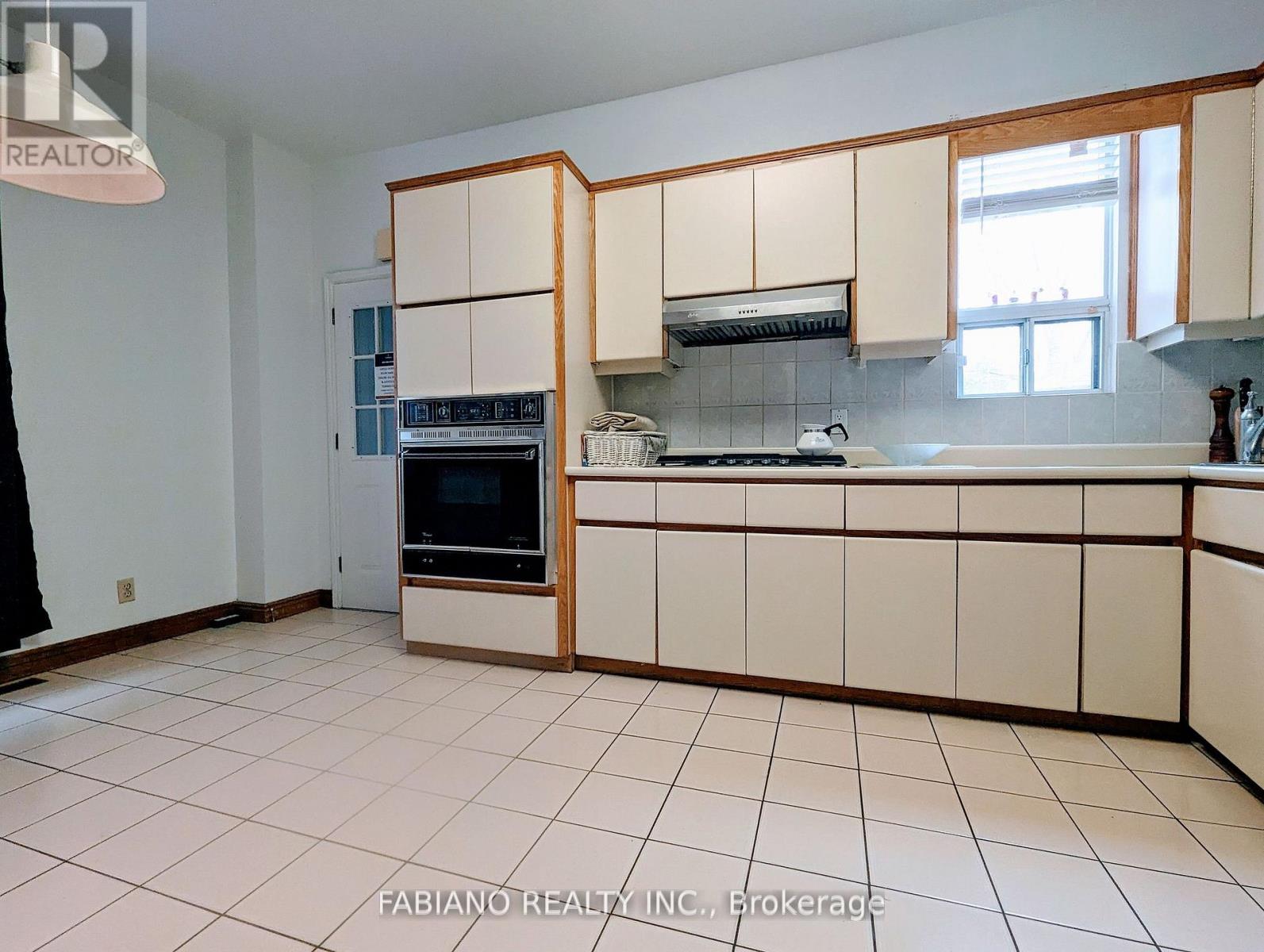 Main - 1038 Dovercourt Road, Toronto, Ontario  M6H 2X8 - Photo 6 - W12836802