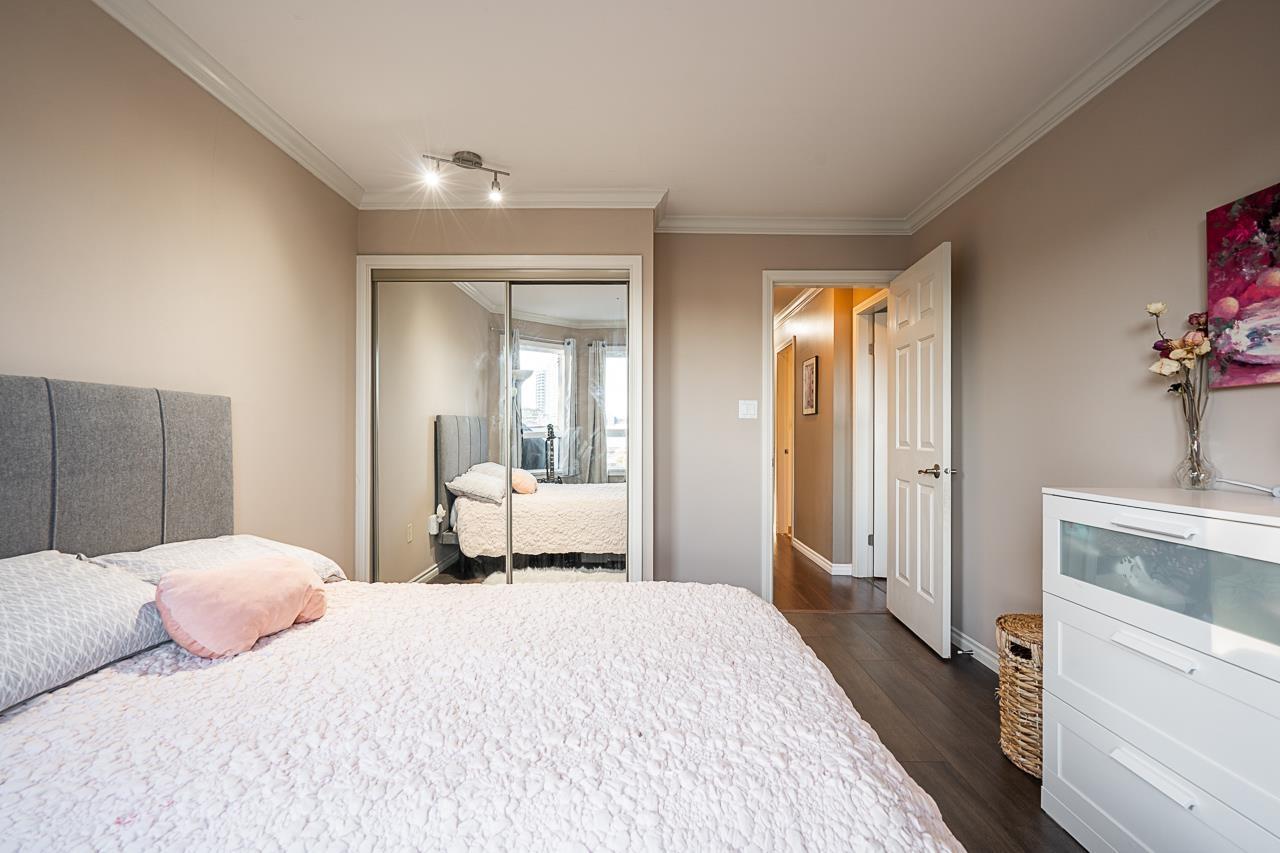 313 1830 E Southmere Crescent, Surrey, British Columbia  V4A 9C2 - Photo 14 - R3095099