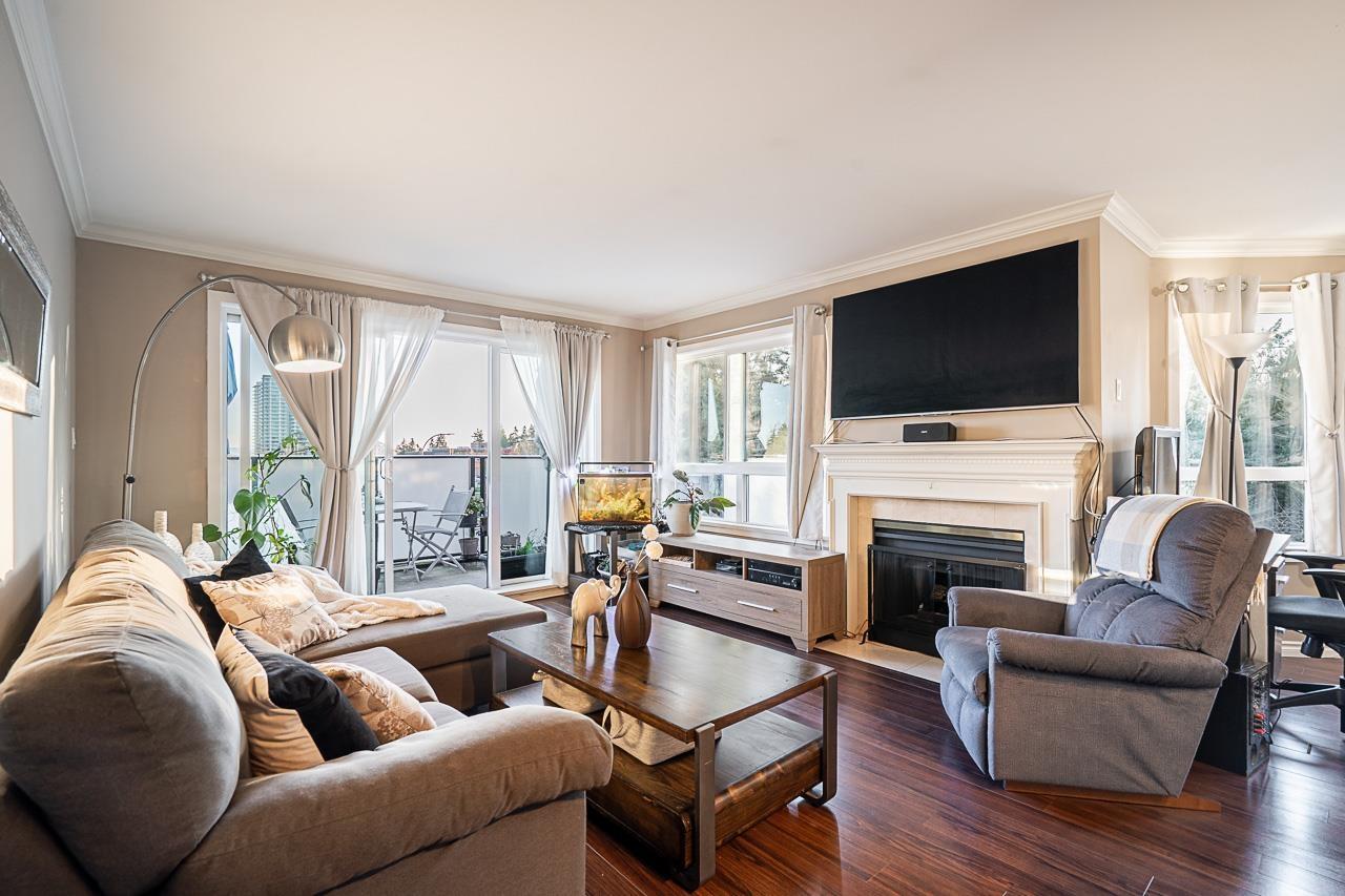 313 1830 E Southmere Crescent, Surrey, British Columbia  V4A 9C2 - Photo 2 - R3095099