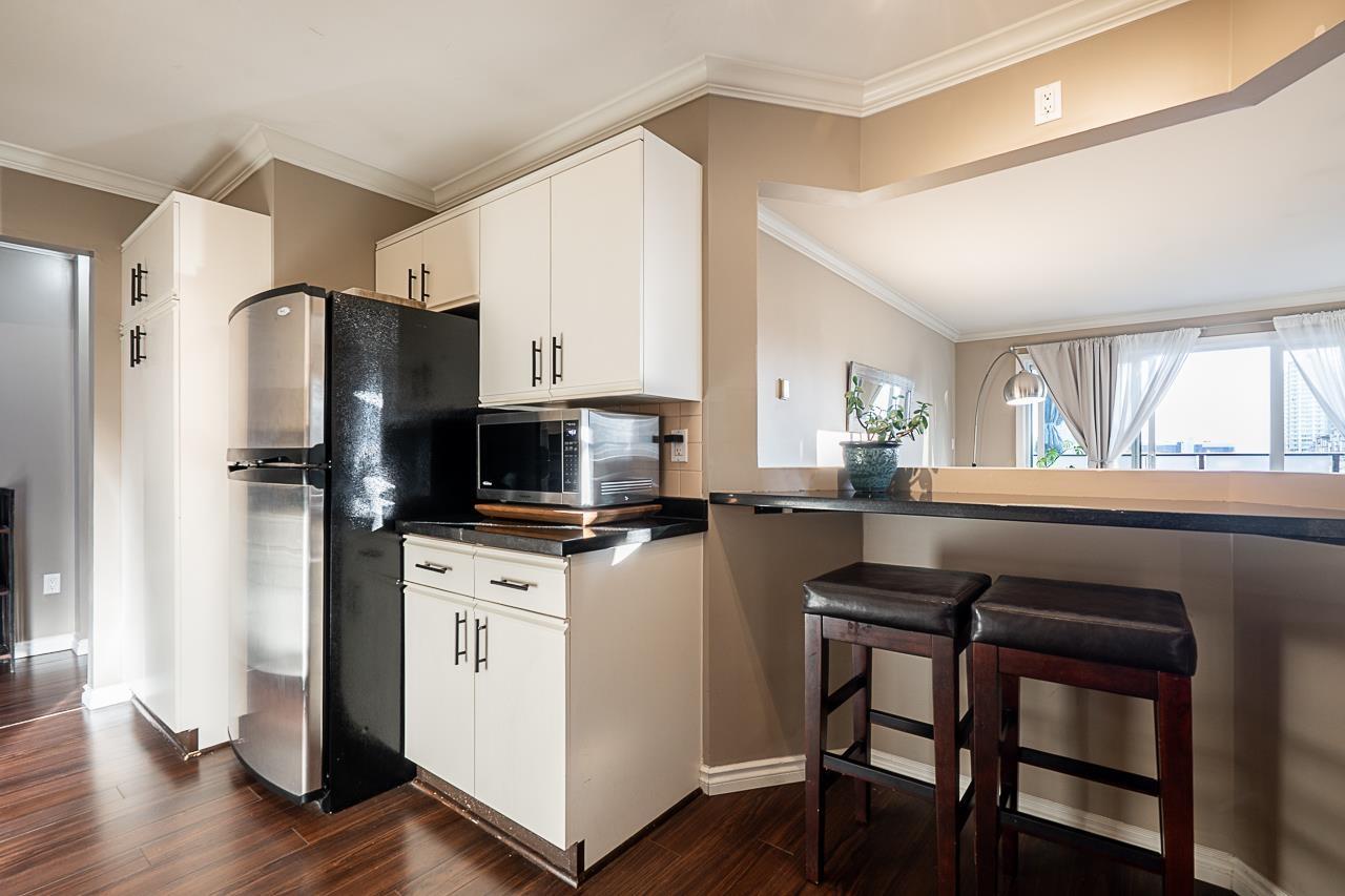 313 1830 E Southmere Crescent, Surrey, British Columbia  V4A 9C2 - Photo 6 - R3095099