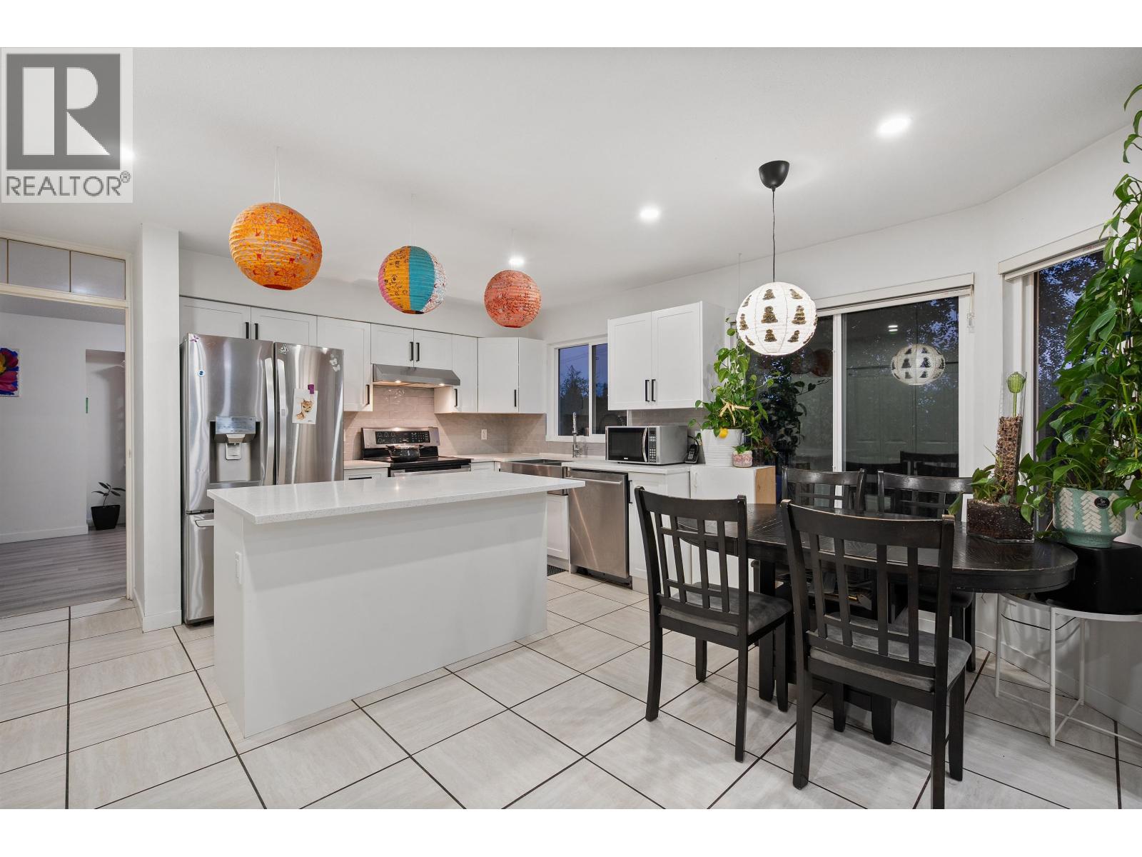 2378 Mariana Place, Coquitlam, British Columbia  V3K 6S2 - Photo 5 - R3094867