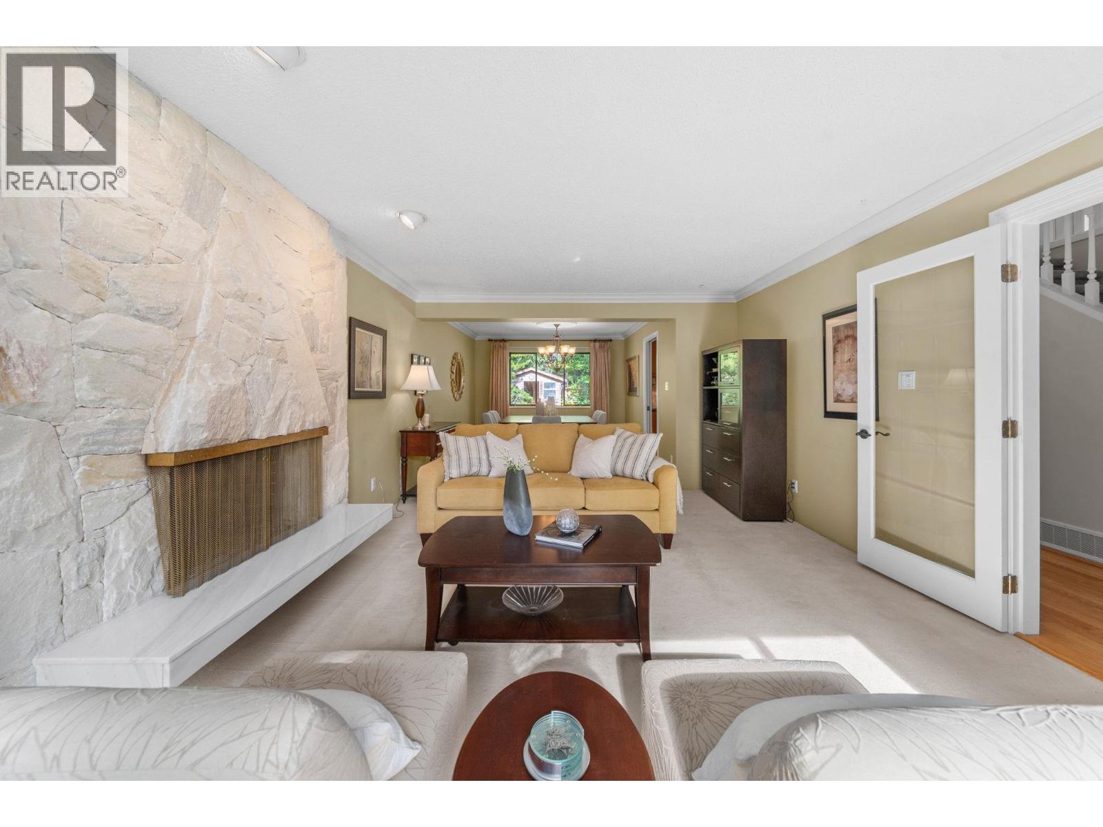 1168 Canyon Boulevard, North Vancouver, British Columbia  V7R 2K4 - Photo 3 - R3094985