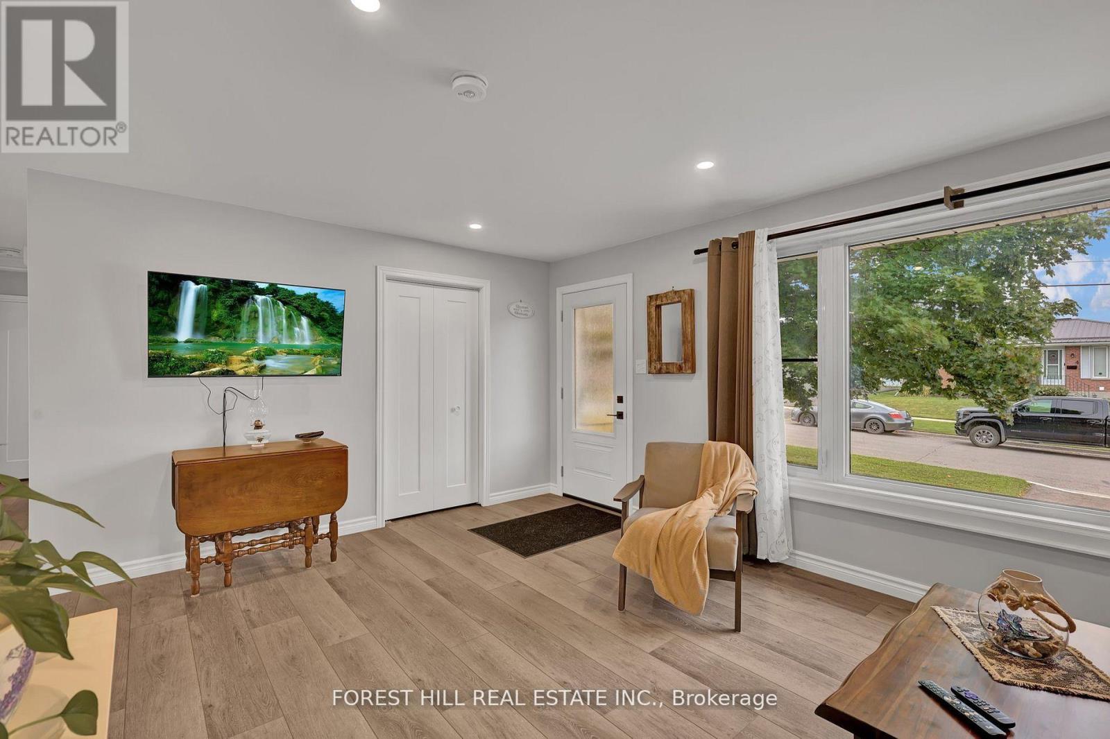 Main - 3 Wilson Avenue, Kawartha Lakes, Ontario  K9V 5S1 - Photo 4 - X12836760