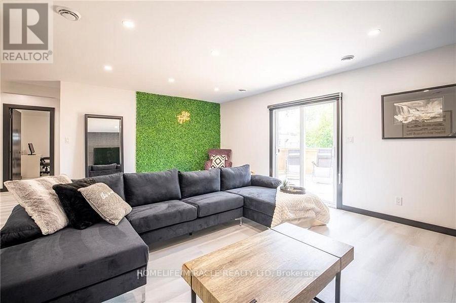 2 - 4985 Crysler Avenue, Niagara Falls, Ontario  L2E 3W6 - Photo 3 - X12836768