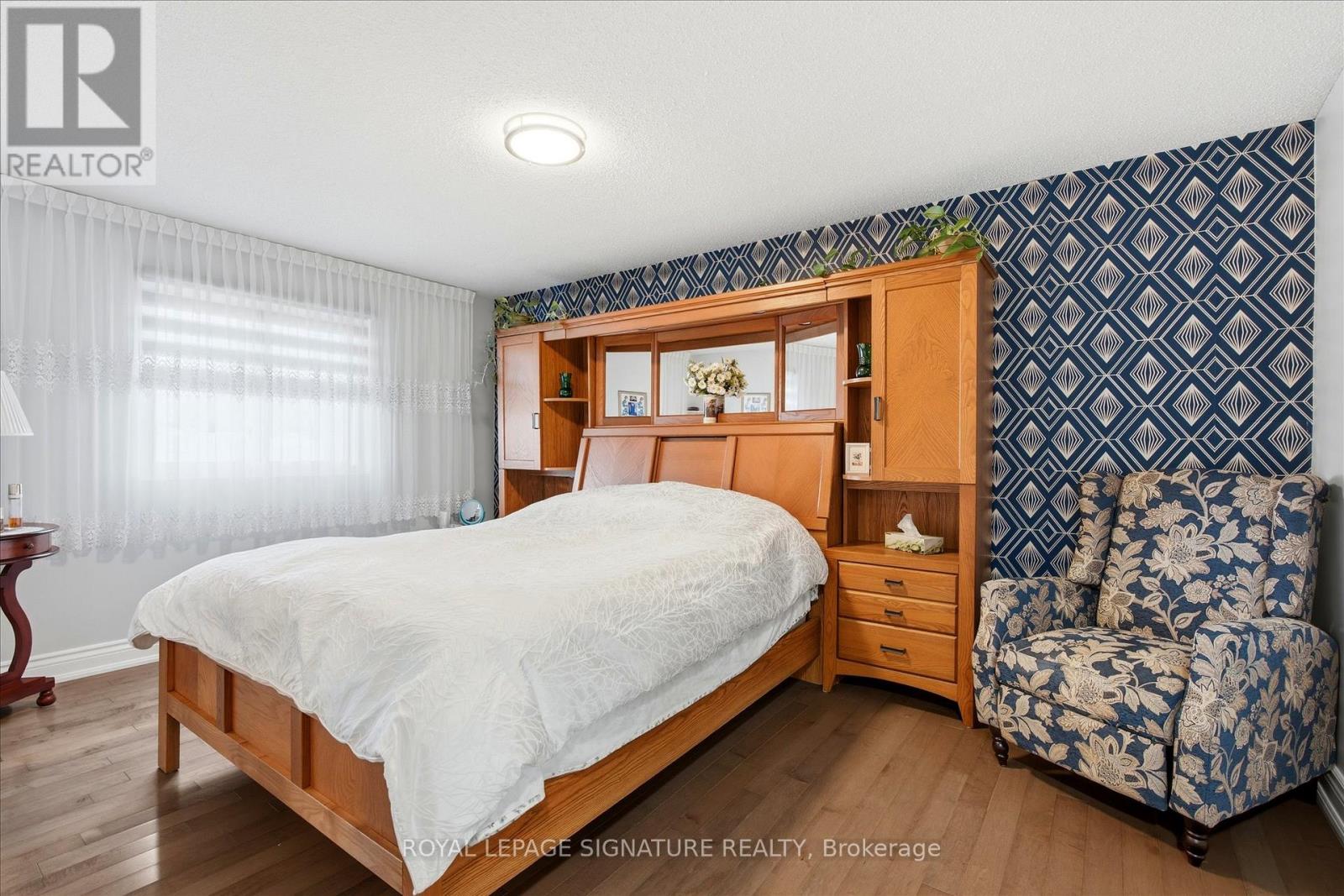 40 Lyton Crescent, Hamilton, Ontario  L8J 2C9 - Photo 11 - X12836124