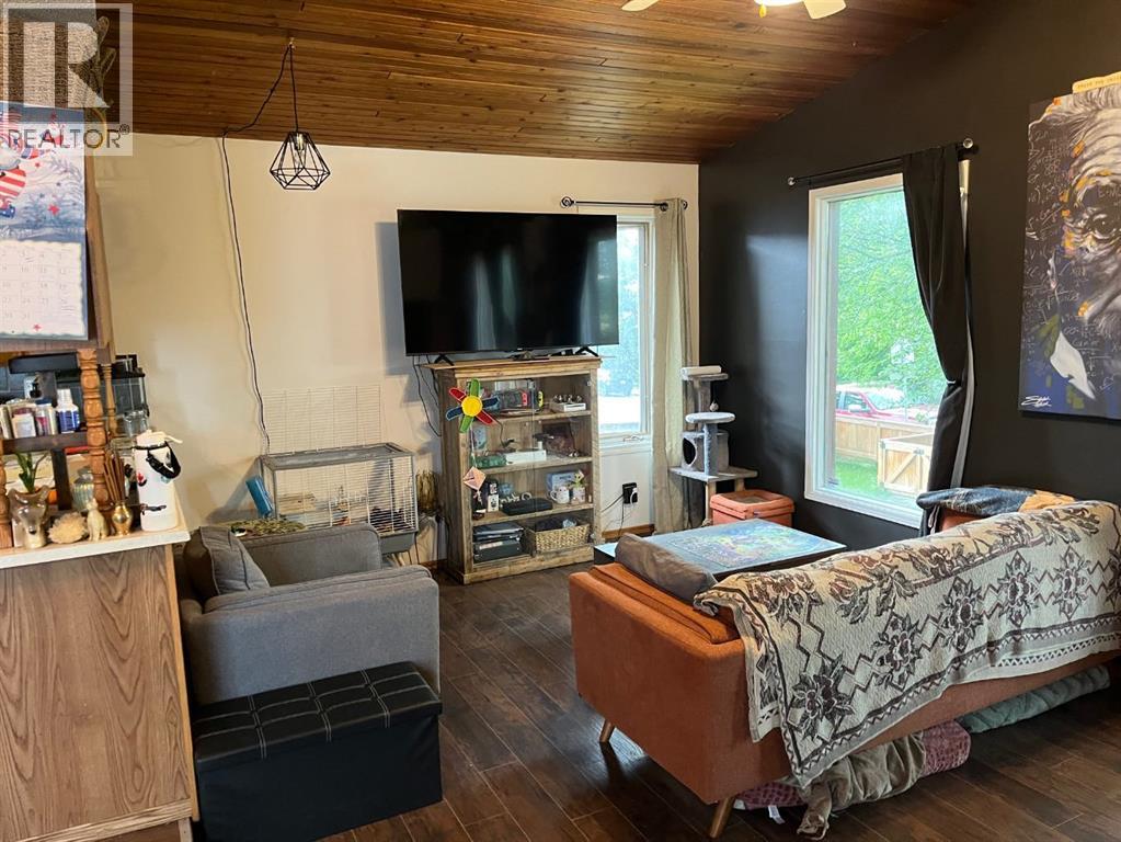 4833 47 Street, Rocky Mountain House, Alberta  T4T 1A6 - Photo 3 - A2279708