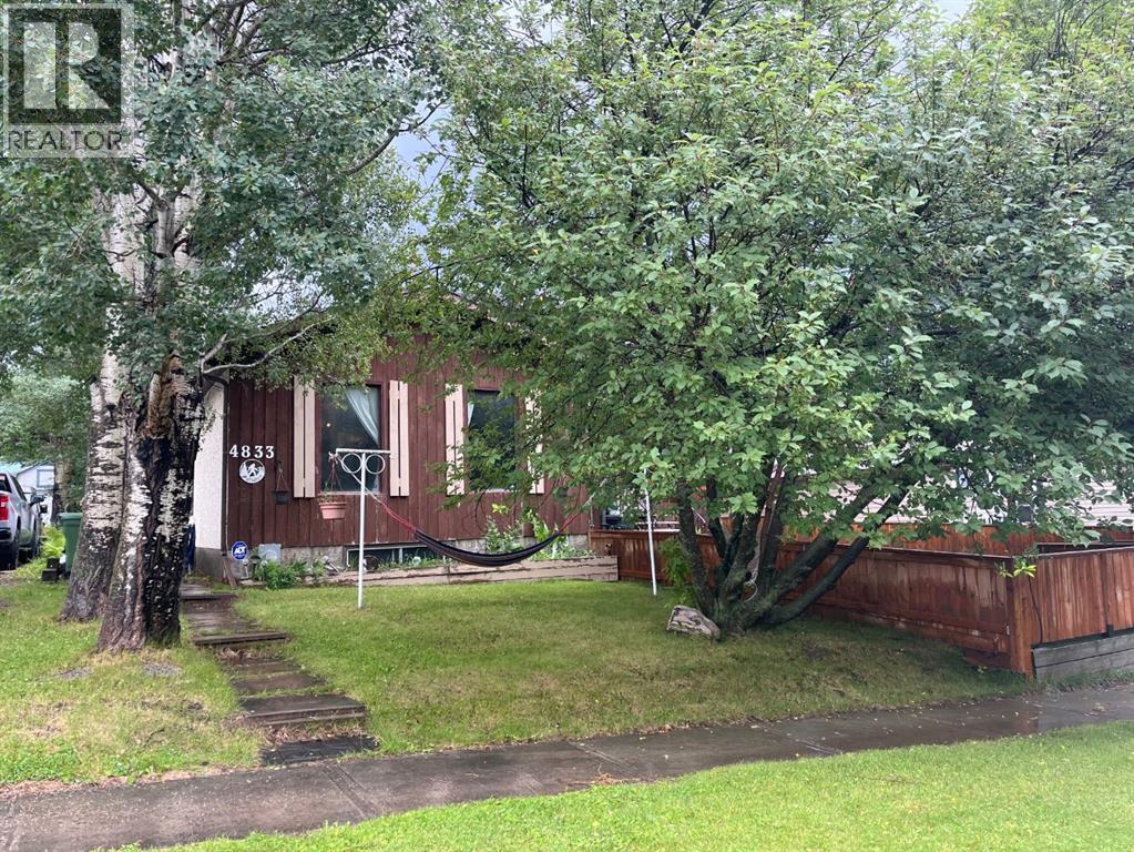 4833 47 Street, Rocky Mountain House, Alberta  T4T 1A6 - Photo 2 - A2279708