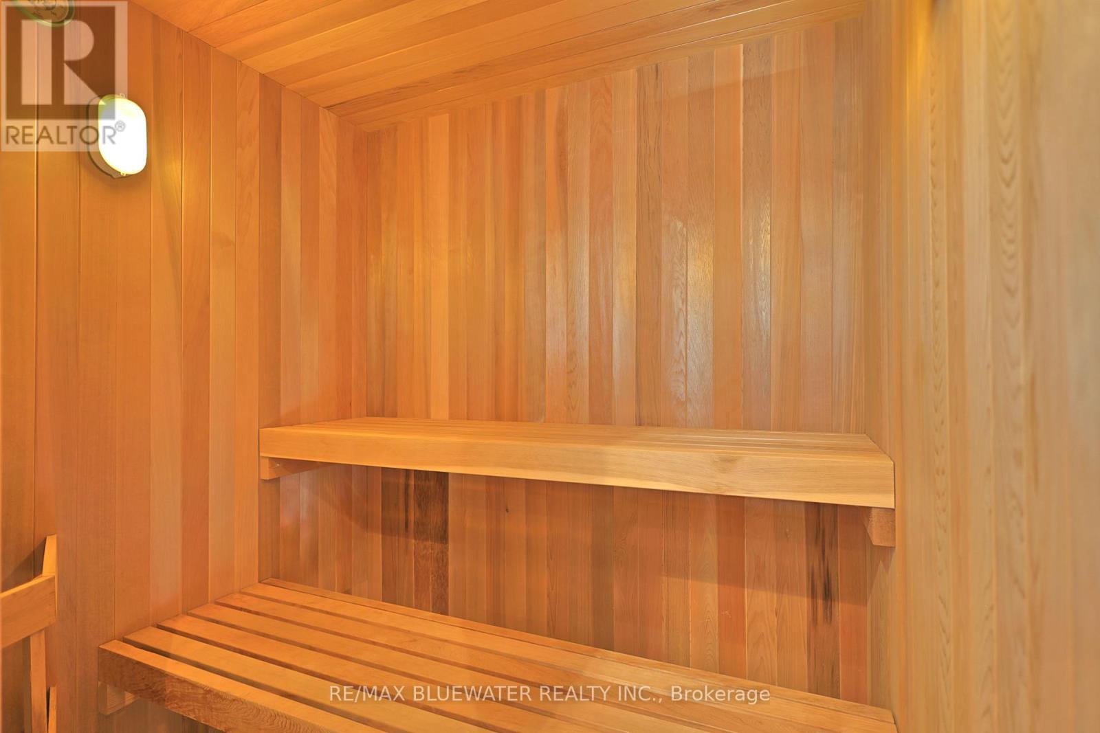 10300 Pines Parkway, Lambton Shores, Ontario  N0M 1T0 - Photo 41 - X12836838