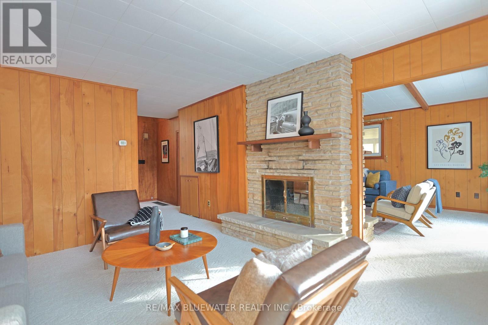 10318 Riverside Drive, Lambton Shores, Ontario  N0M 1T0 - Photo 13 - X12836844