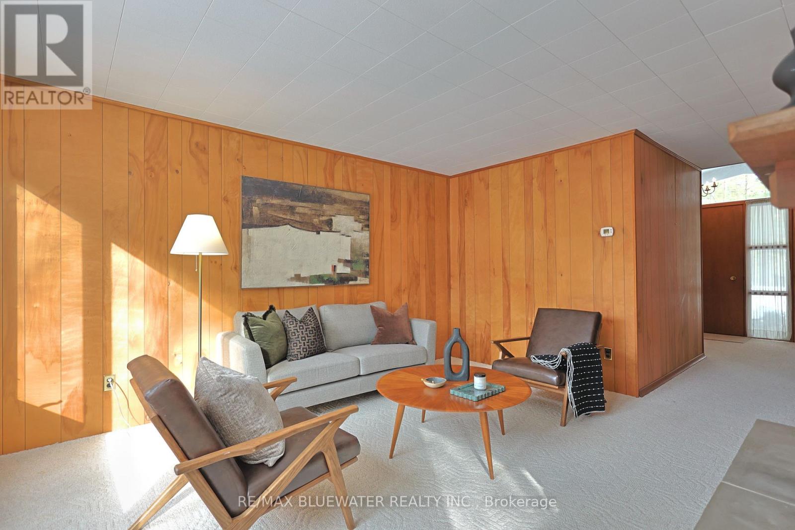 10318 Riverside Drive, Lambton Shores, Ontario  N0M 1T0 - Photo 14 - X12836844