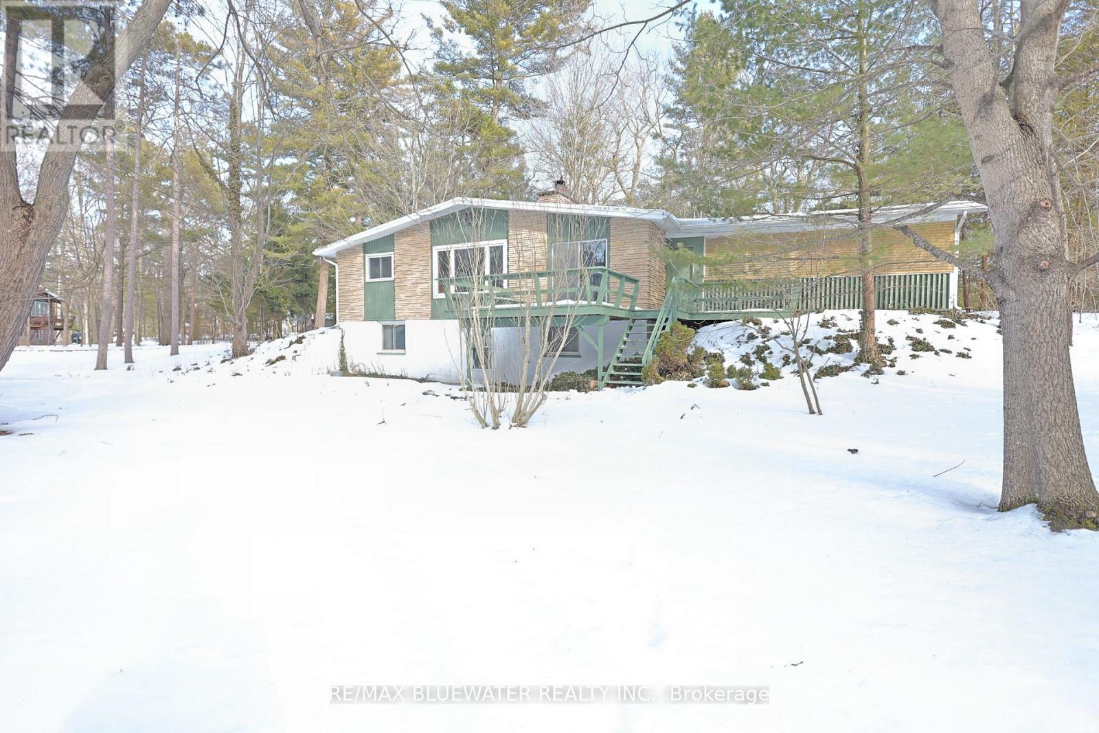 10318 Riverside Drive, Lambton Shores, Ontario  N0M 1T0 - Photo 33 - X12836844