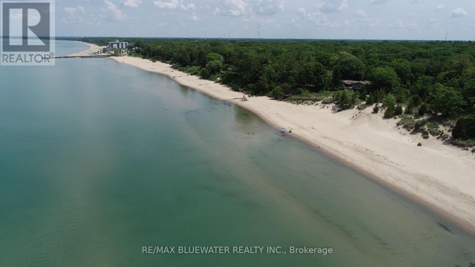 10318 Riverside Drive, Lambton Shores, Ontario  N0M 1T0 - Photo 39 - X12836844