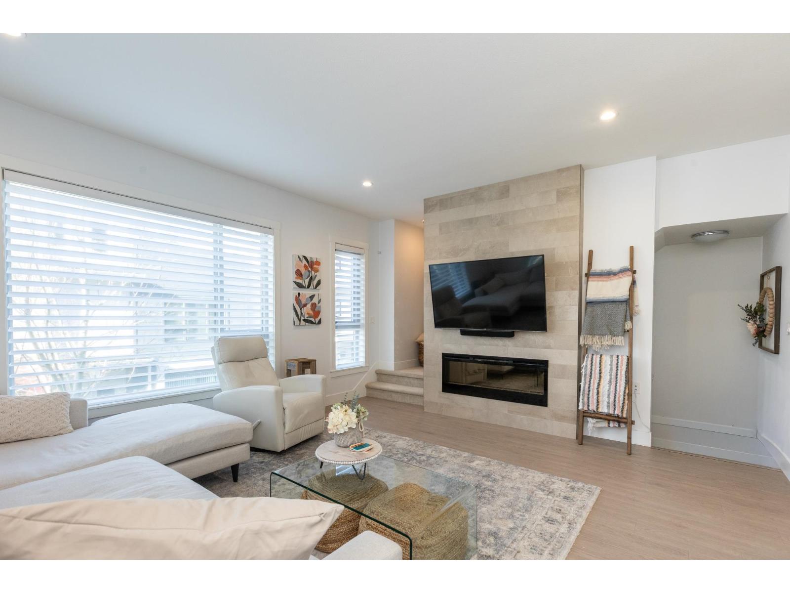 198 2277 Oak Meadows Drive, Surrey, British Columbia  V3Z 0W6 - Photo 8 - R3094068