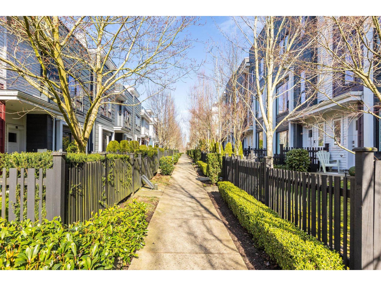 198 2277 Oak Meadows Drive, Surrey, British Columbia  V3Z 0W6 - Photo 2 - R3094068