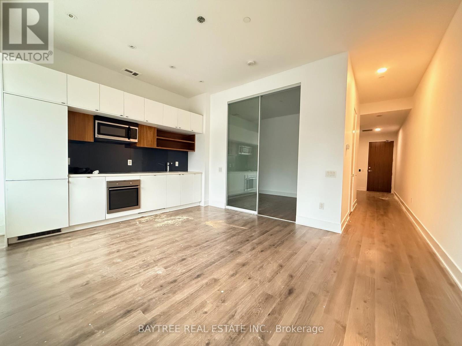 425 - 111 ST CLAIR AVENUE W, Toronto, Ontario