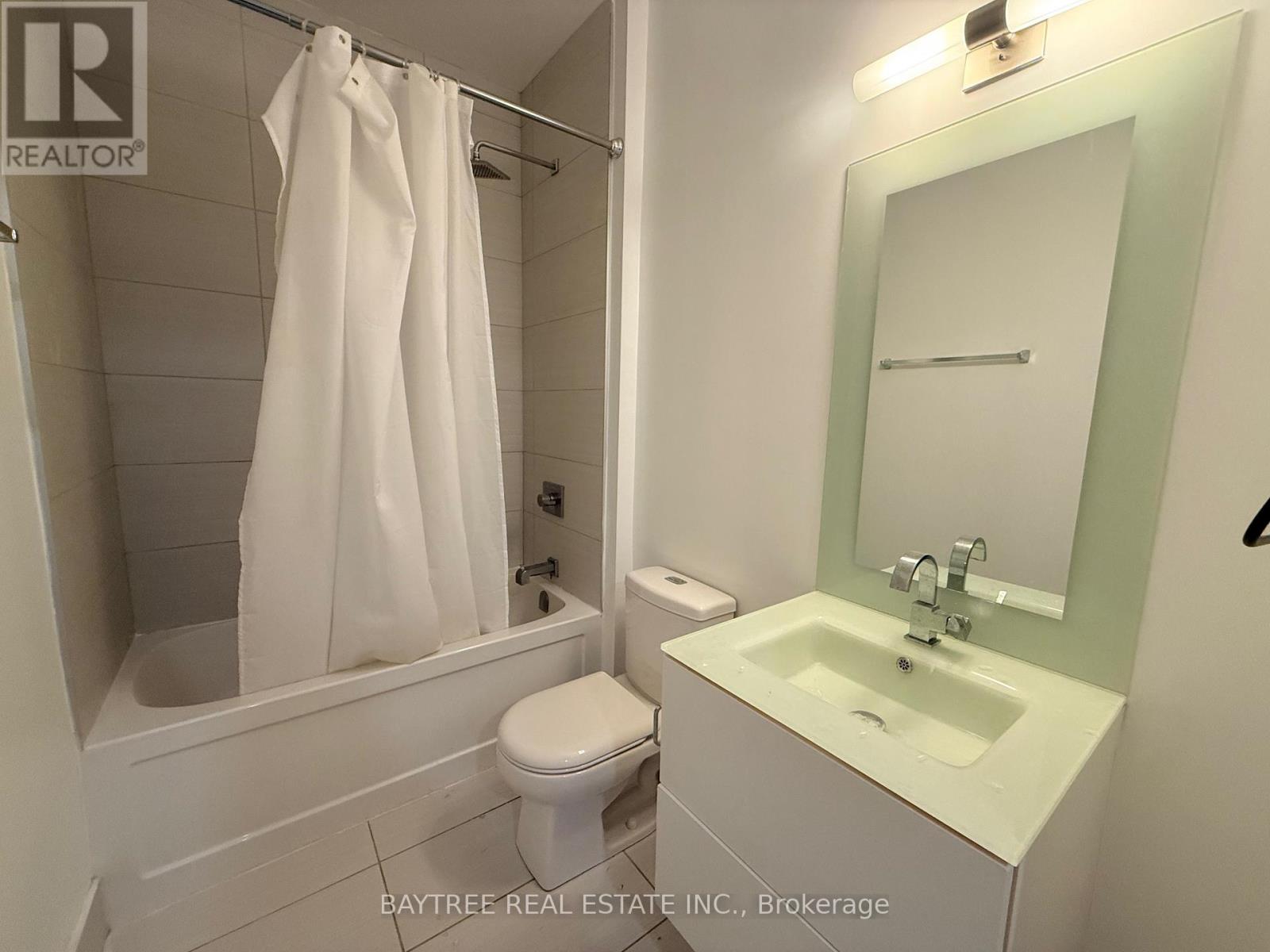 425 - 111 St Clair Avenue W, Toronto, Ontario  M4V 1N5 - Photo 7 - C12808428