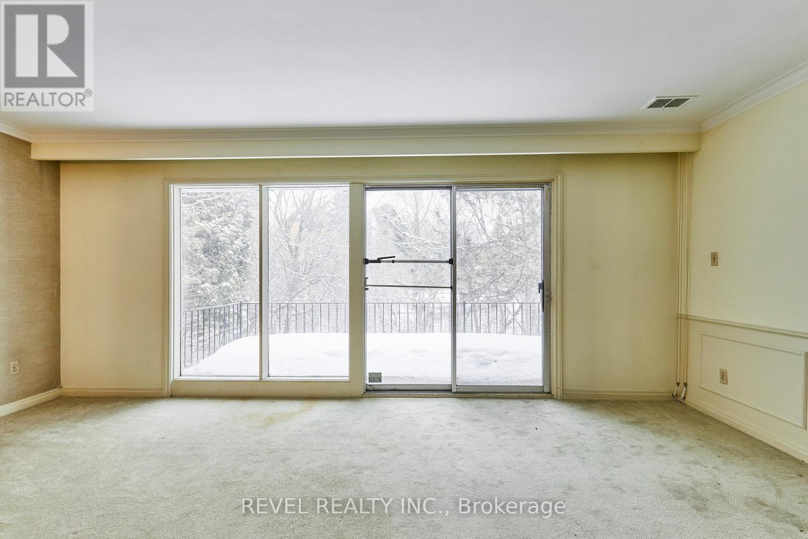124 Forest Heights Boulevard, Toronto, Ontario  M2L 2K8 - Photo 10 - C12836894