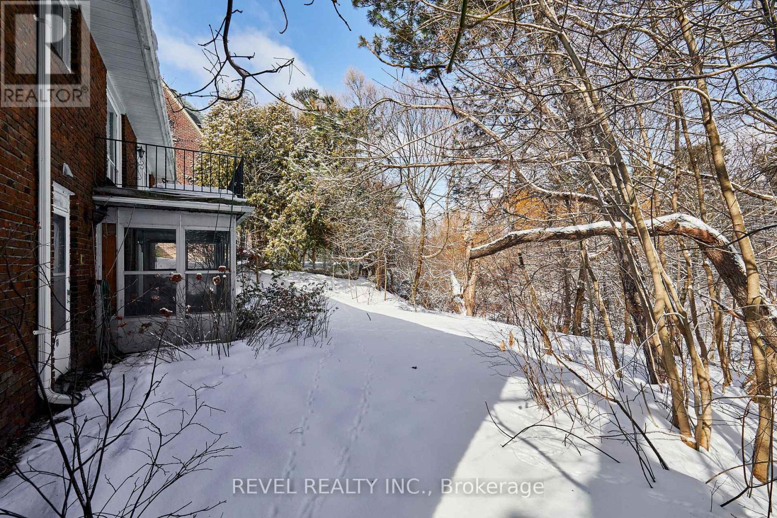 124 Forest Heights Boulevard, Toronto, Ontario  M2L 2K8 - Photo 6 - C12836894